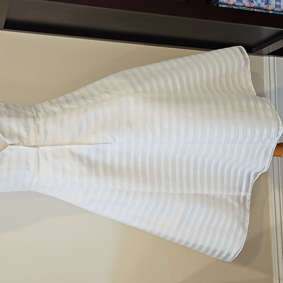 David's Bridal Strapless Textured White Dress - Picture 10 of 10